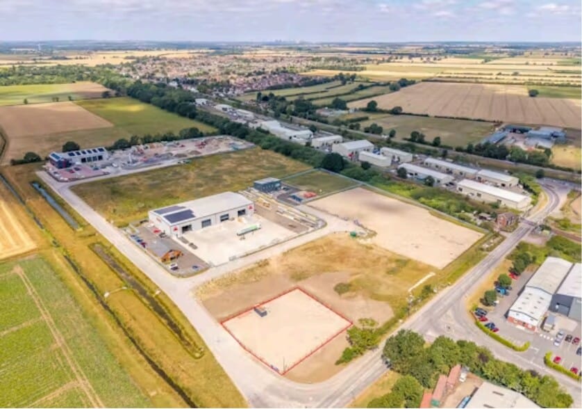 Lindsey Way, Saxilby for lease - Primary Photo - Image 2 of 5