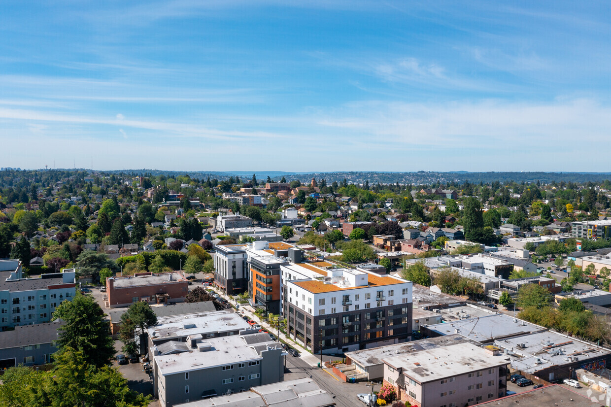 320 N 85th St, Seattle, WA for lease Building Photo- Image 1 of 4