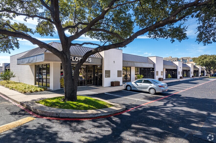 4950 Keller Springs Rd, Addison, TX à louer - Photo principale - Image 1 de 9