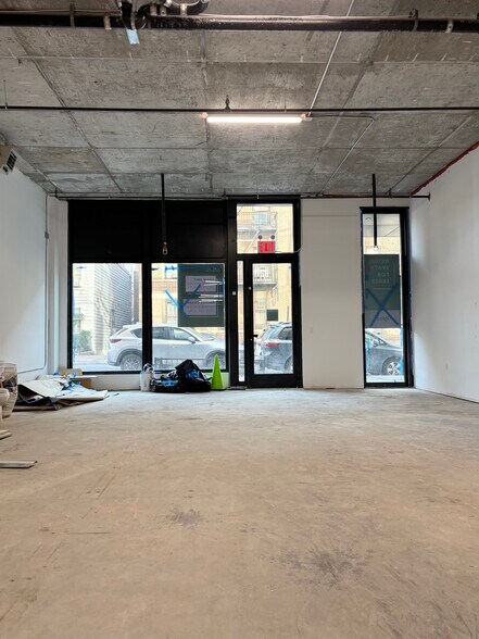 23-17 41st Ave, Long Island City, NY à louer - Photo du bâtiment - Image 3 de 5