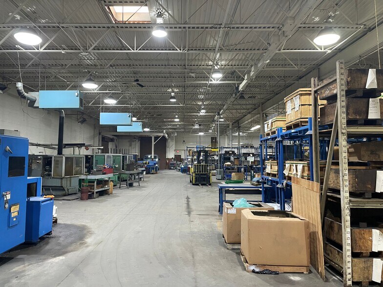 34190 Doreka Dr, Fraser, MI à vendre - Photo du bâtiment - Image 2 de 4