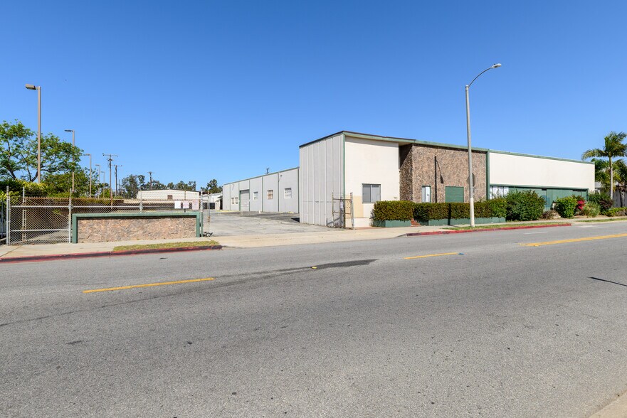 2221 Statham Blvd, Oxnard, CA à vendre - Photo du bâtiment - Image 3 de 9