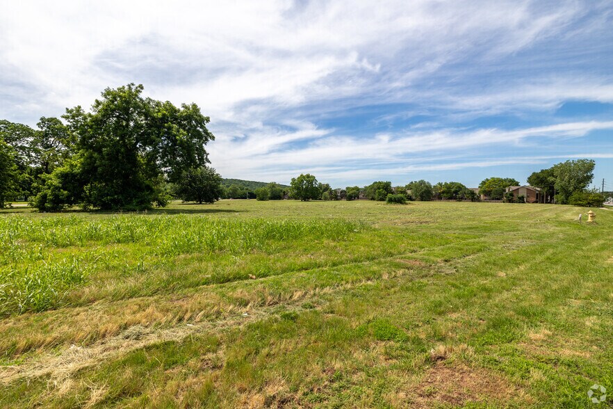 7000 S Riverside Dr, Tulsa, OK à vendre - Photo du bâtiment - Image 2 de 13