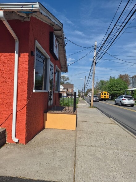 625 New St, Spring City, PA à louer - Photo du bâtiment - Image 3 de 22