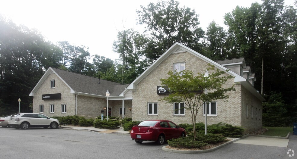 400 City Hall Ave, Poquoson, VA à louer - Photo du bâtiment - Image 2 de 5