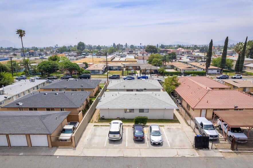 412 W Ramona Dr, Rialto, CA à vendre - Photo du bâtiment - Image 3 de 23