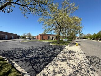 Plus de détails pour 87 E Jefryn Blvd, Deer Park, NY - Industriel à louer