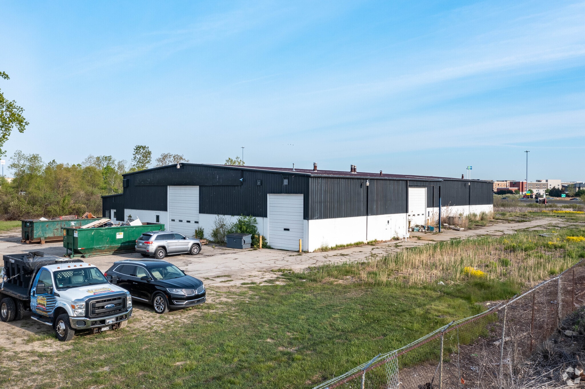 48850 W 12 Mile Rd, Wixom, MI à vendre Photo du bâtiment- Image 1 de 4