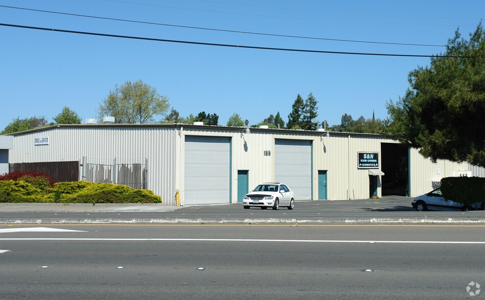 155 Nardi Ln, Martinez, CA for sale - Primary Photo - Image 1 of 4