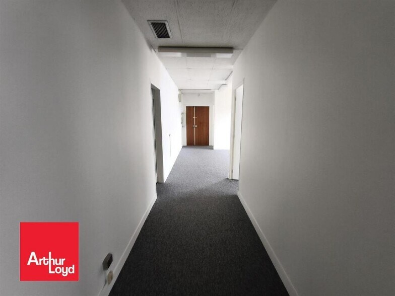 Office in Chartres for lease - Interior Photo - Image 1 of 4