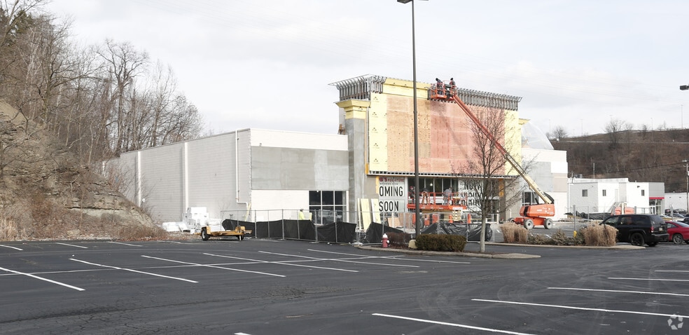 7375 Mcknight Rd, Pittsburgh, PA for lease - Building Photo - Image 2 of 5