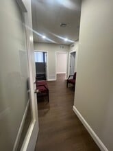 540-542 Middlesex Ave, Metuchen, NJ for lease Lobby- Image 2 of 2