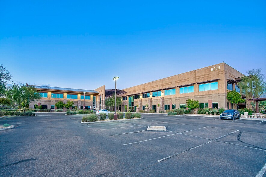 8575 E Princess Dr, Scottsdale, AZ à louer - Photo du bâtiment - Image 3 de 8