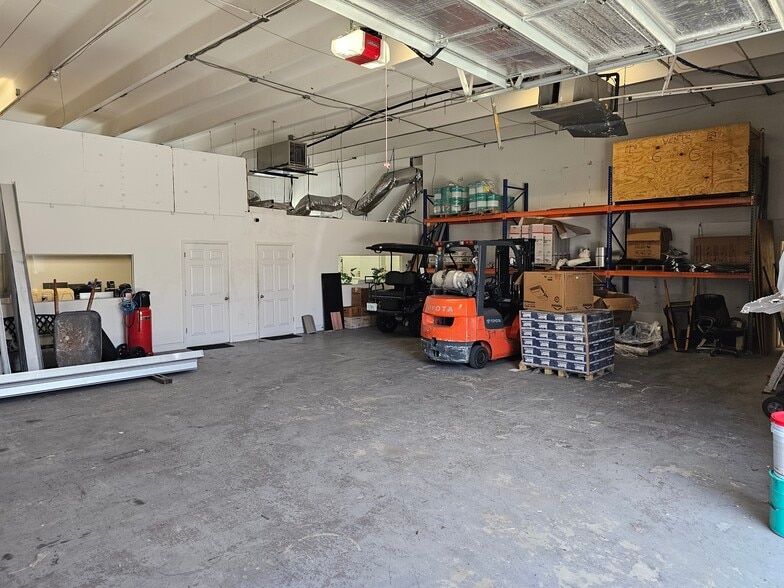 1313 S Killian Dr, Lake Park, FL for lease - Building Photo - Image 2 of 4