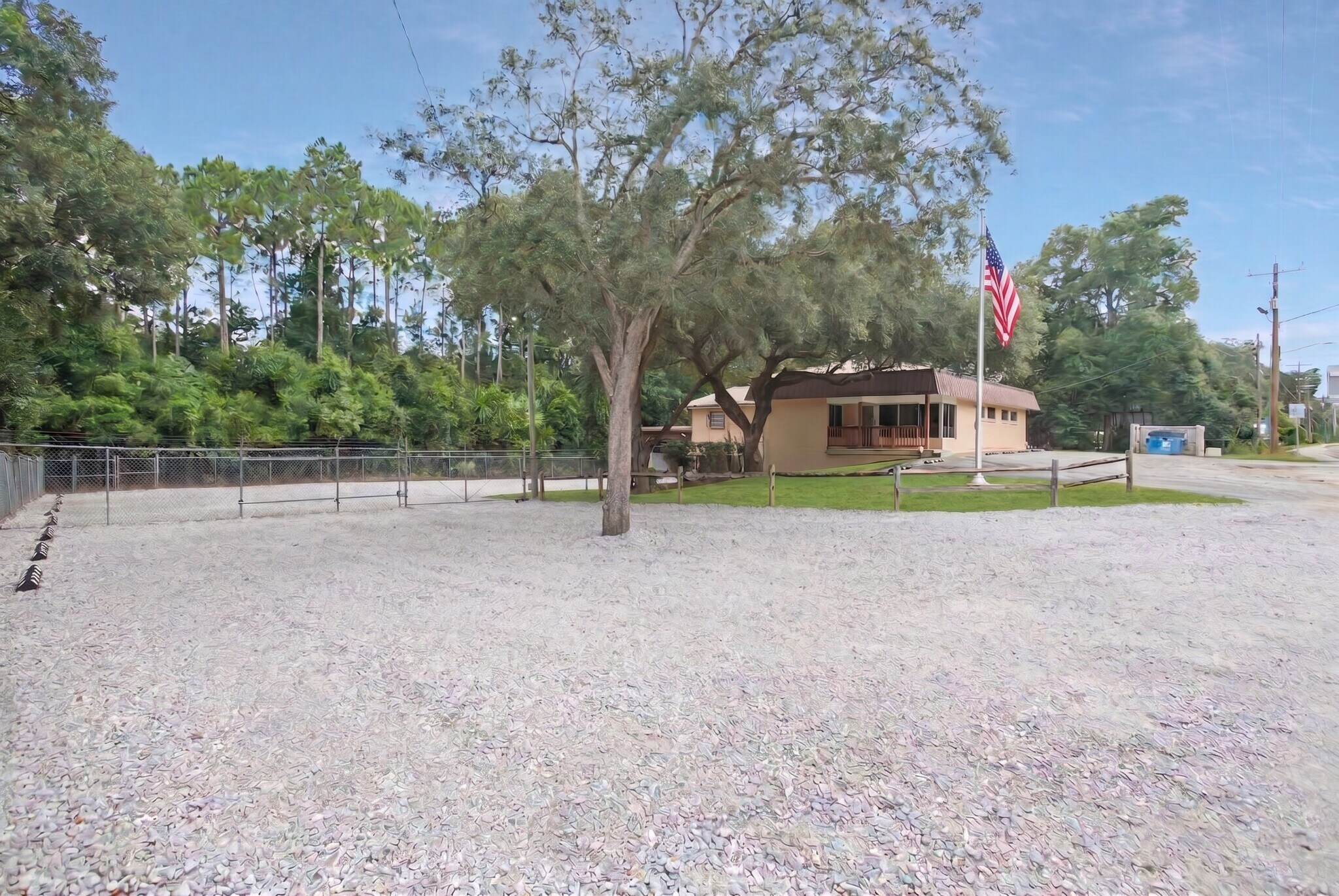 6900 Fairfield Dr, Pensacola, FL à vendre Photo du bâtiment- Image 1 de 19