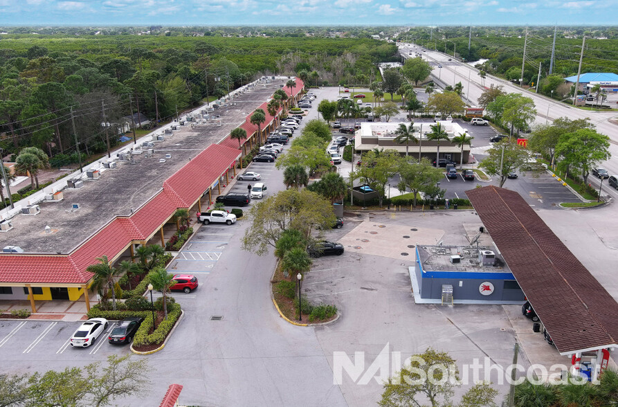 1000-1070 SE Port Saint Lucie Blvd, Port Saint Lucie, FL for lease - Building Photo - Image 3 of 3