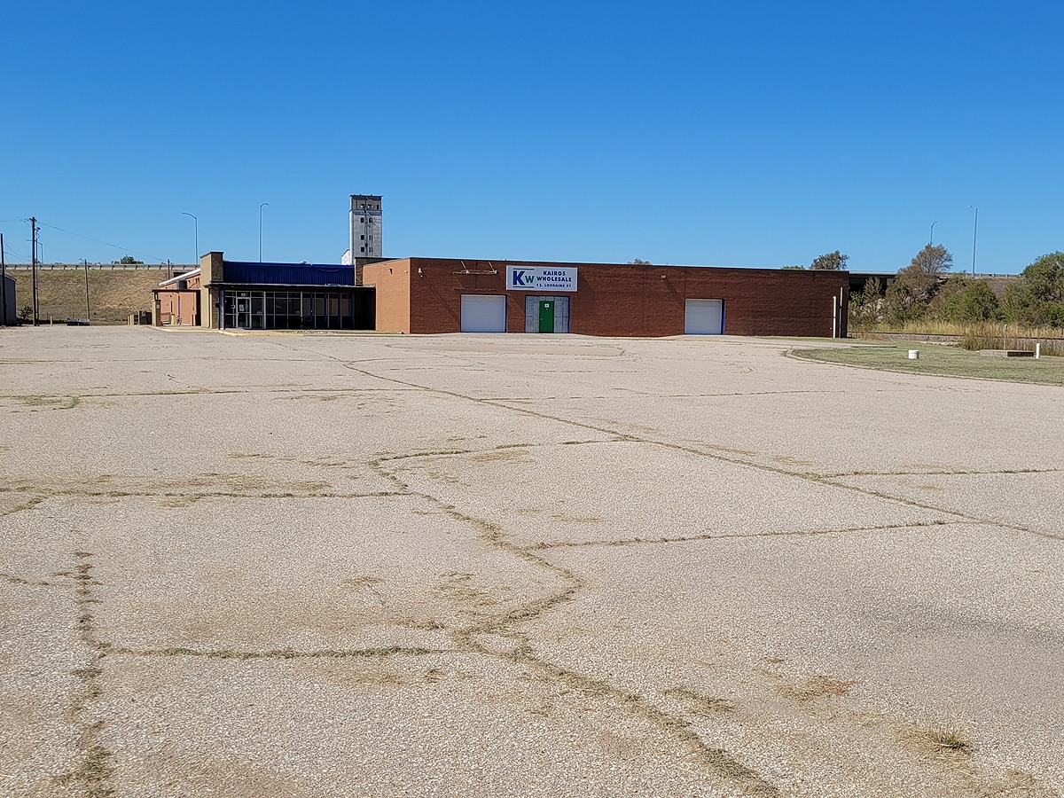 1 S Lorraine St, Hutchinson, KS for sale Building Photo- Image 1 of 20