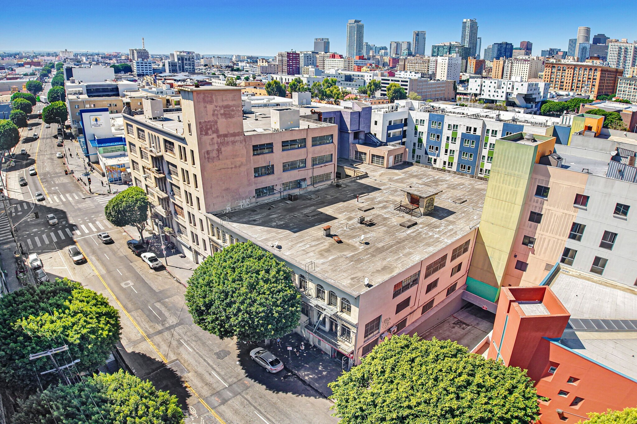 421 E 6th St, Los Angeles, CA à vendre Photo principale- Image 1 de 23