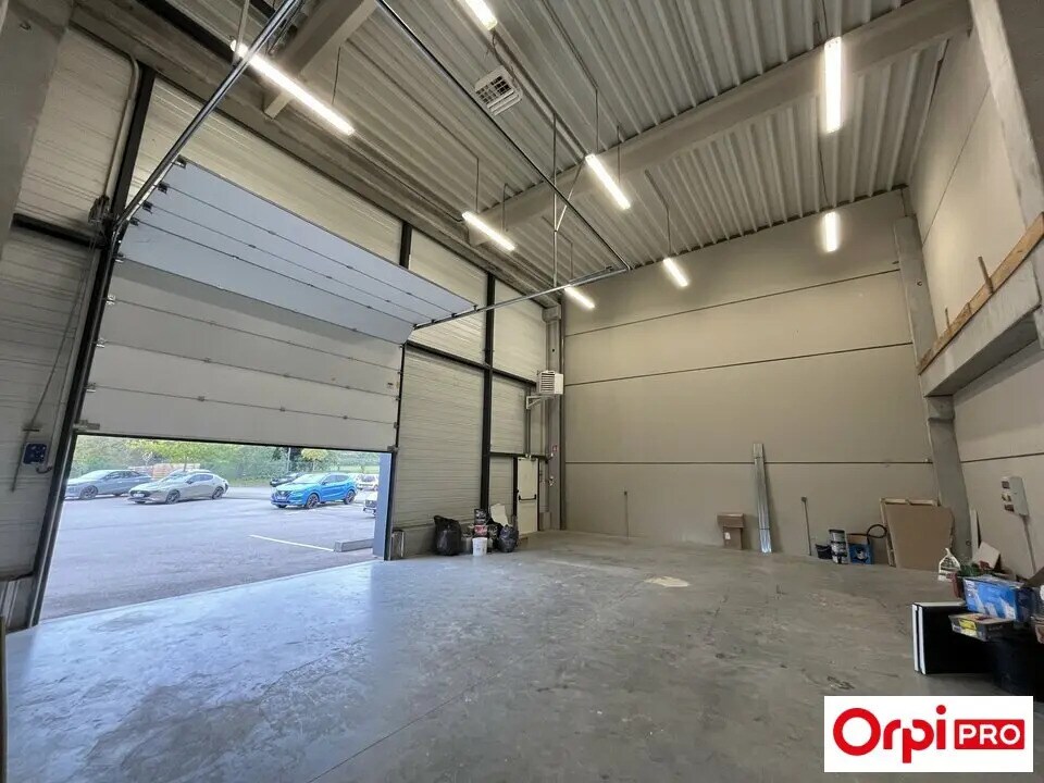 Flex dans Saint-Quentin-Fallavier à louer Photo du bâtiment- Image 1 de 7