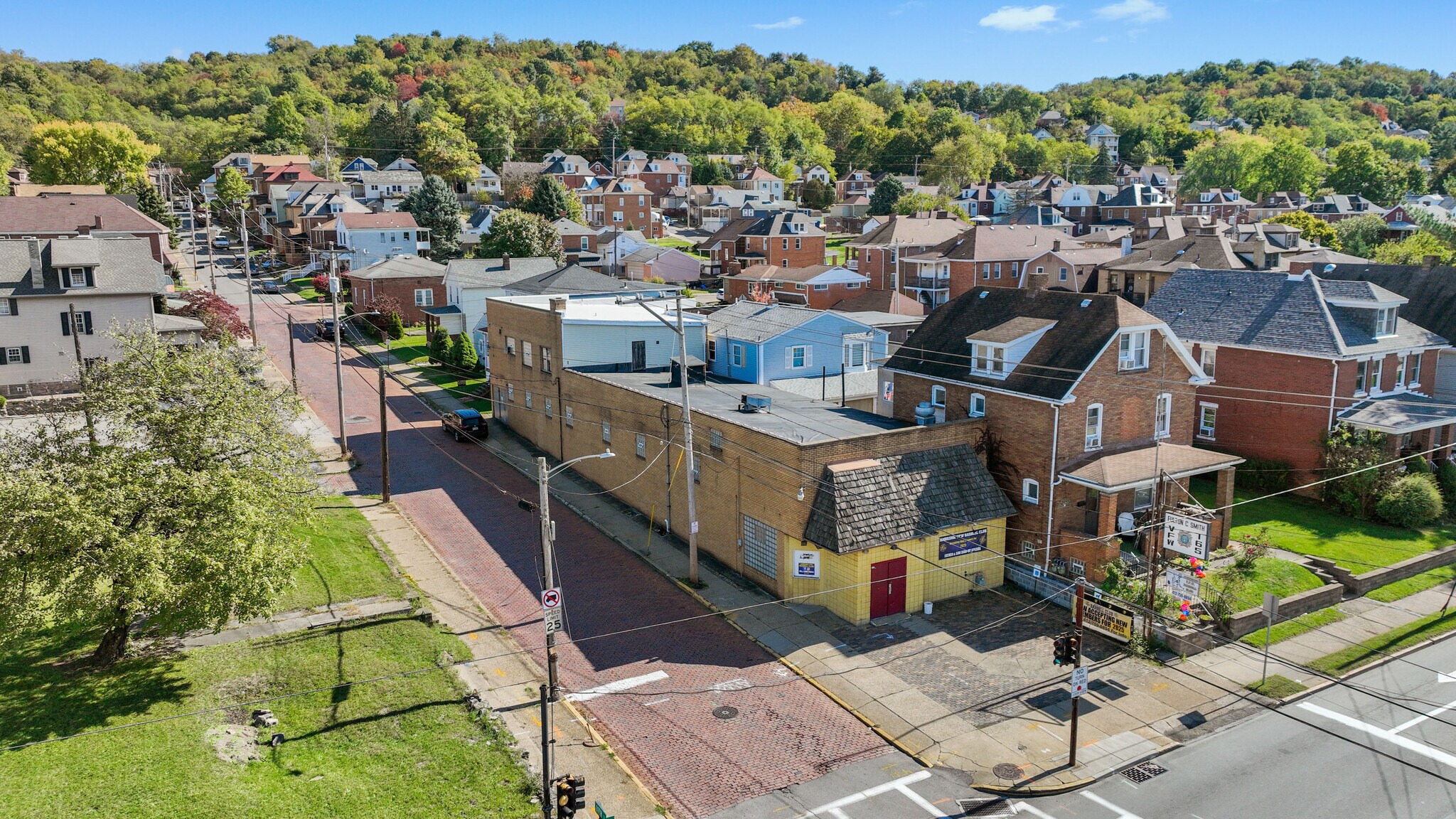 1098 Duss Ave, Ambridge, PA à vendre Photo principale- Image 1 de 1