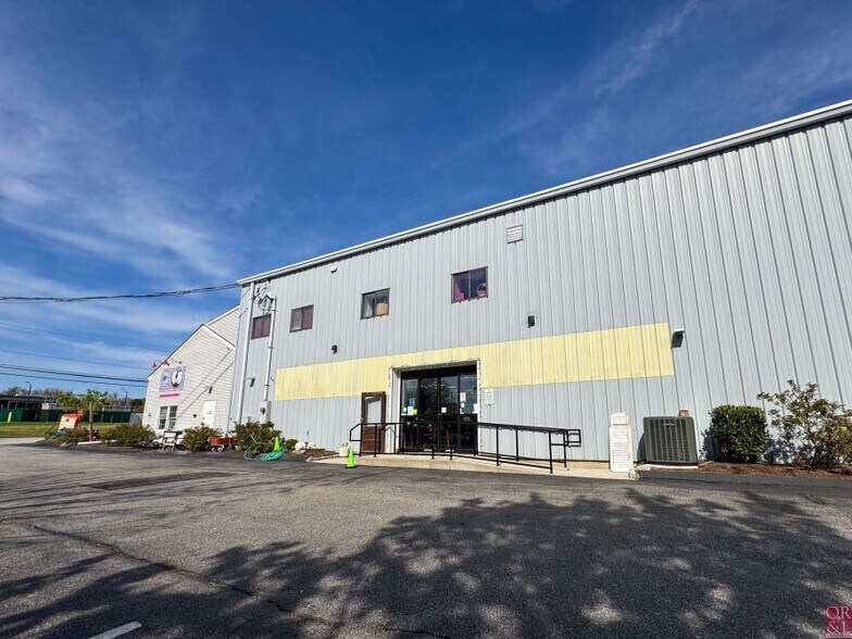 588 Boston Post Rd, Guilford, CT à vendre - Photo du bâtiment - Image 3 de 15