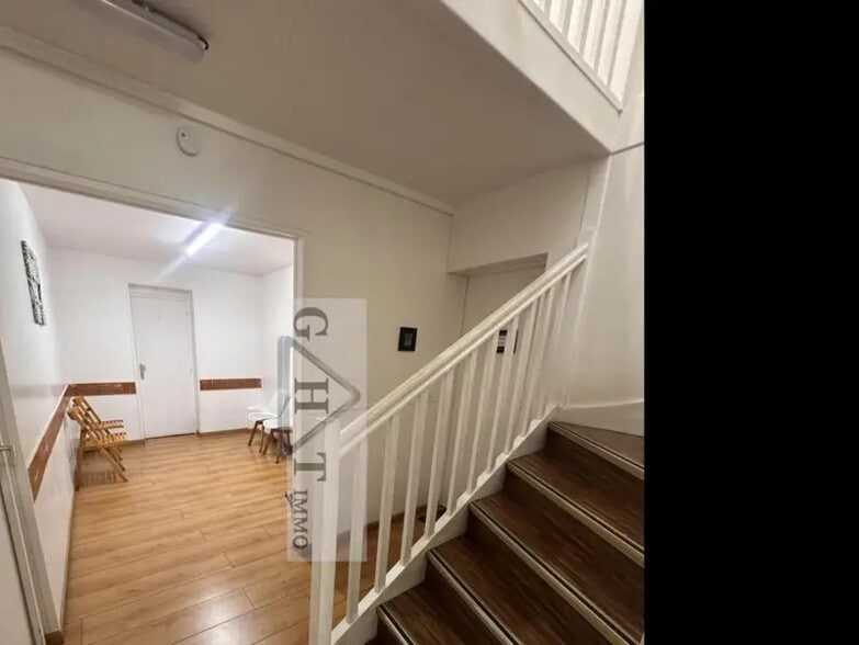 Office in Cergy for sale - Interior Photo - Image 2 of 12