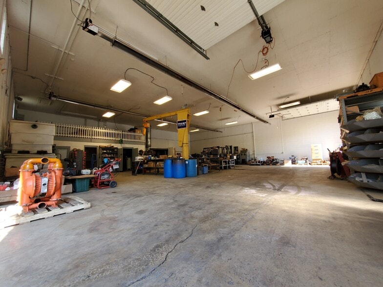 630 Long Rd, Pittsburgh, PA for sale - Interior Photo - Image 2 of 21