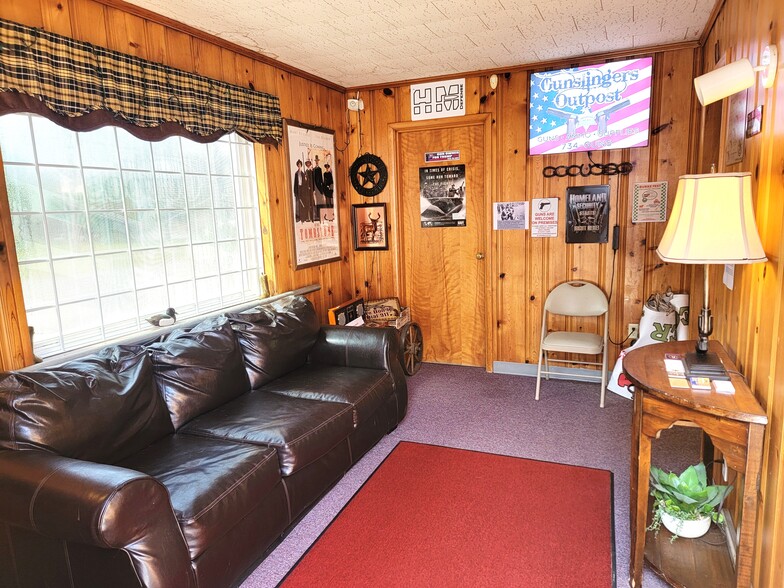 118 E Plane St, Bethel, OH for sale - Interior Photo - Image 3 of 9