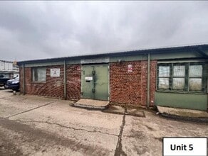 Crabtree Manorway S, Belvedere for lease Building Photo- Image 1 of 2