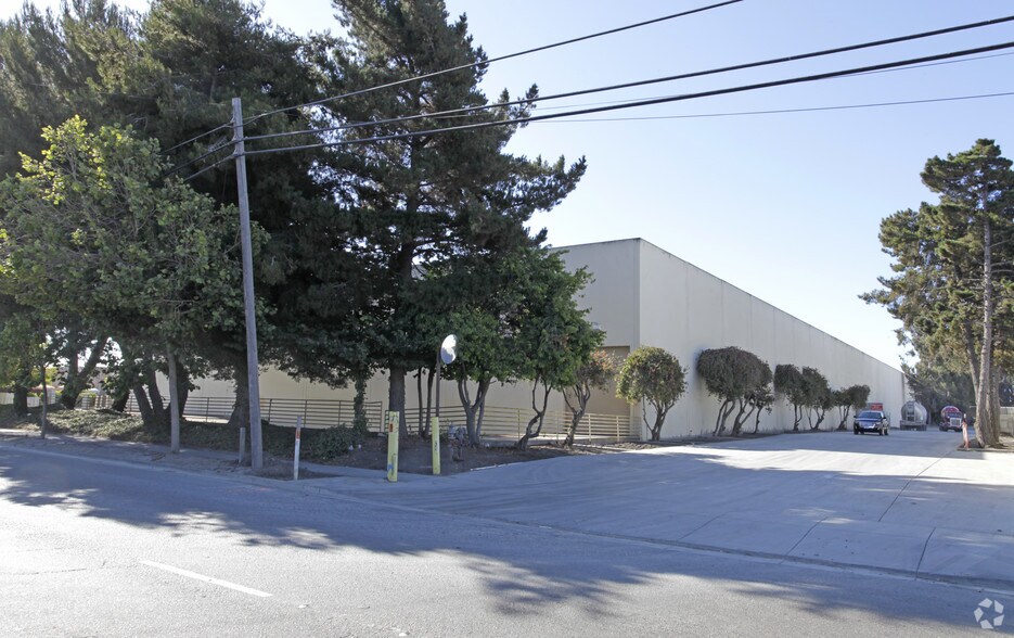 1810 W Winton Ave, Hayward, CA à louer - Photo du bâtiment - Image 2 de 2