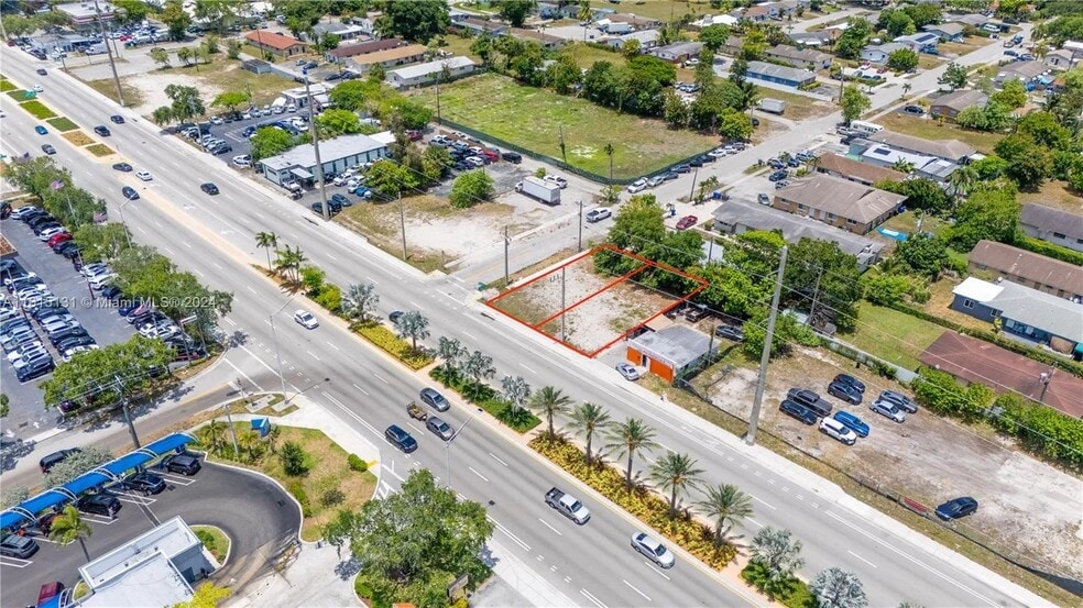 Opportunity in the Heart of Hollywood portfolio of 2 properties for sale on LoopNet.ca - Primary Photo - Image 2 of 2