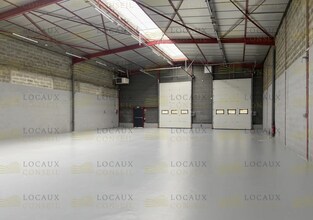 Flex in Saint-Ouen-l'Aumône for lease Interior Photo- Image 2 of 6