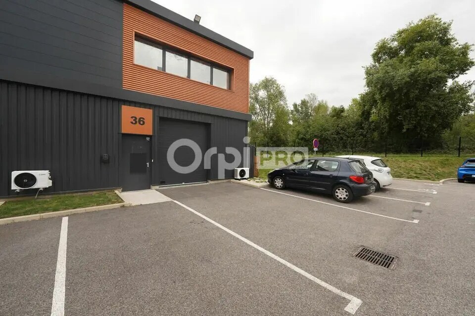 Flex dans Vaulx-Milieu à louer Photo du bâtiment- Image 1 de 11