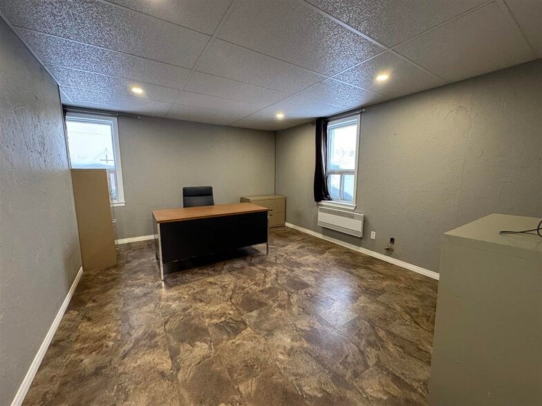 34 Birch St, Chapleau, ON à louer - Photo du bâtiment - Image 2 de 5