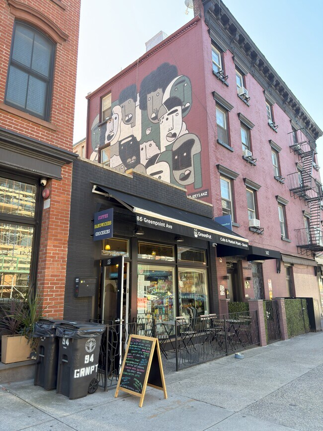 More details for 86 Greenpoint Ave, Brooklyn, NY - Retail for Lease