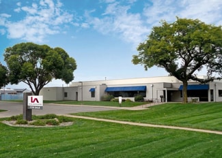 Plus de détails pour 1100 31st Ave, Council Bluffs, IA - Flex à vendre