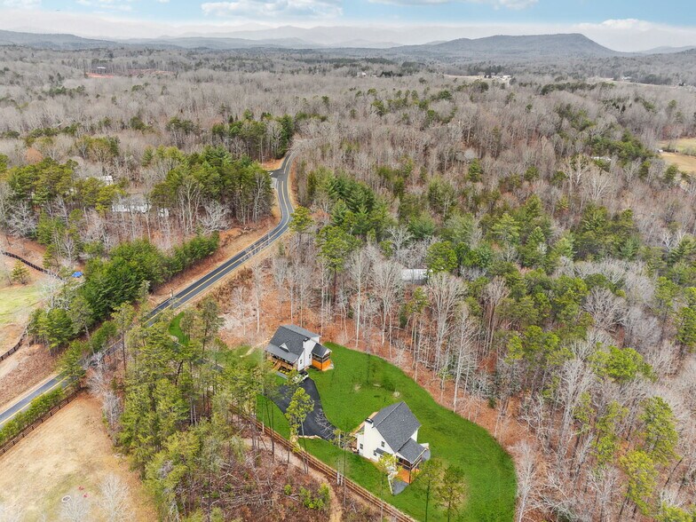 1300 Preacher Campbell Rd, Clarkesville, GA à vendre - Photo du bâtiment - Image 3 de 130