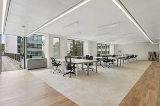 127 Avenue Charles De Gaulle, Neuilly-sur-Seine for lease Interior Photo- Image 2 of 3