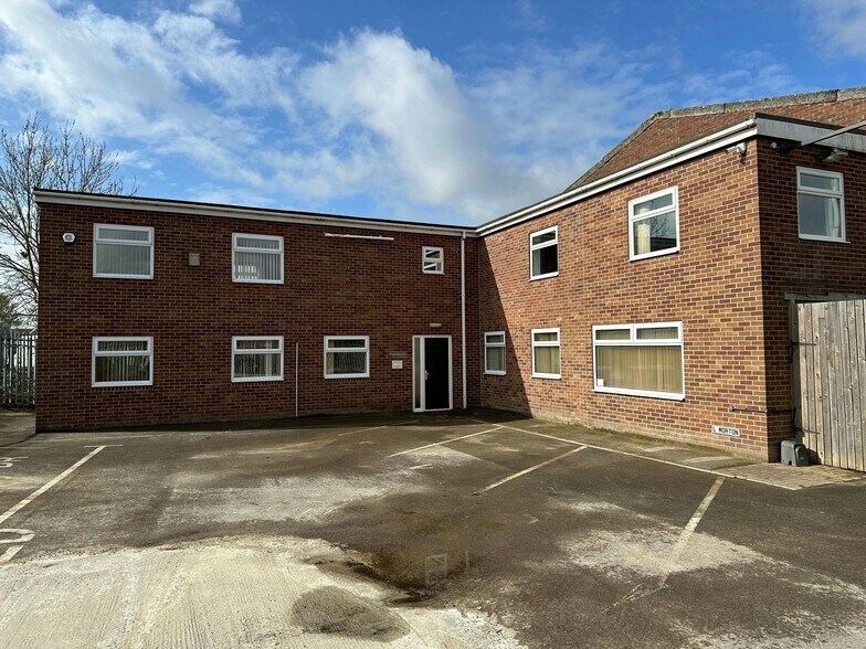 Millfield Rd, Doncaster à louer - Photo du bâtiment - Image 2 de 7