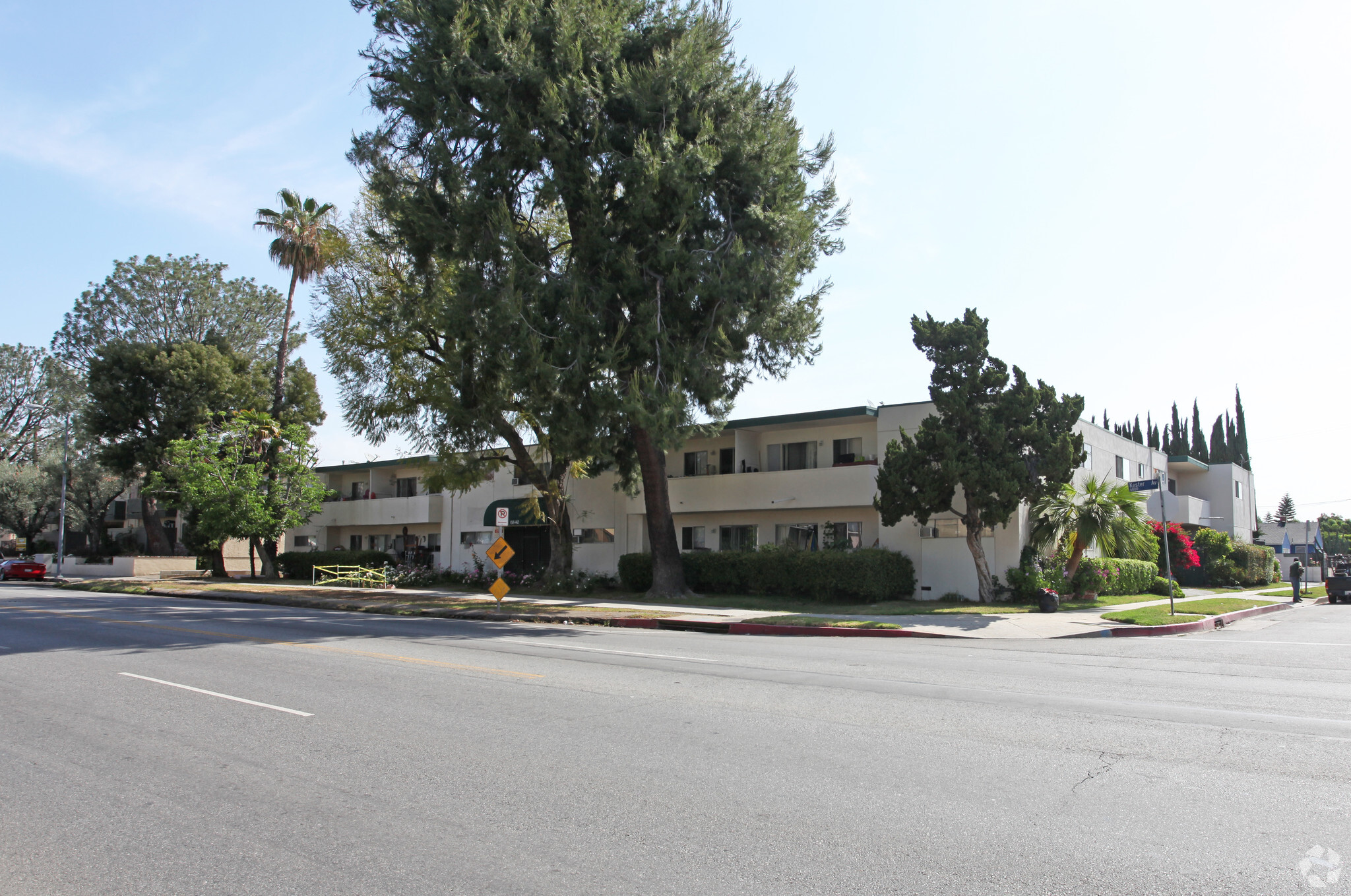 6840 Kester Ave, Van Nuys, CA à vendre Photo principale- Image 1 de 7