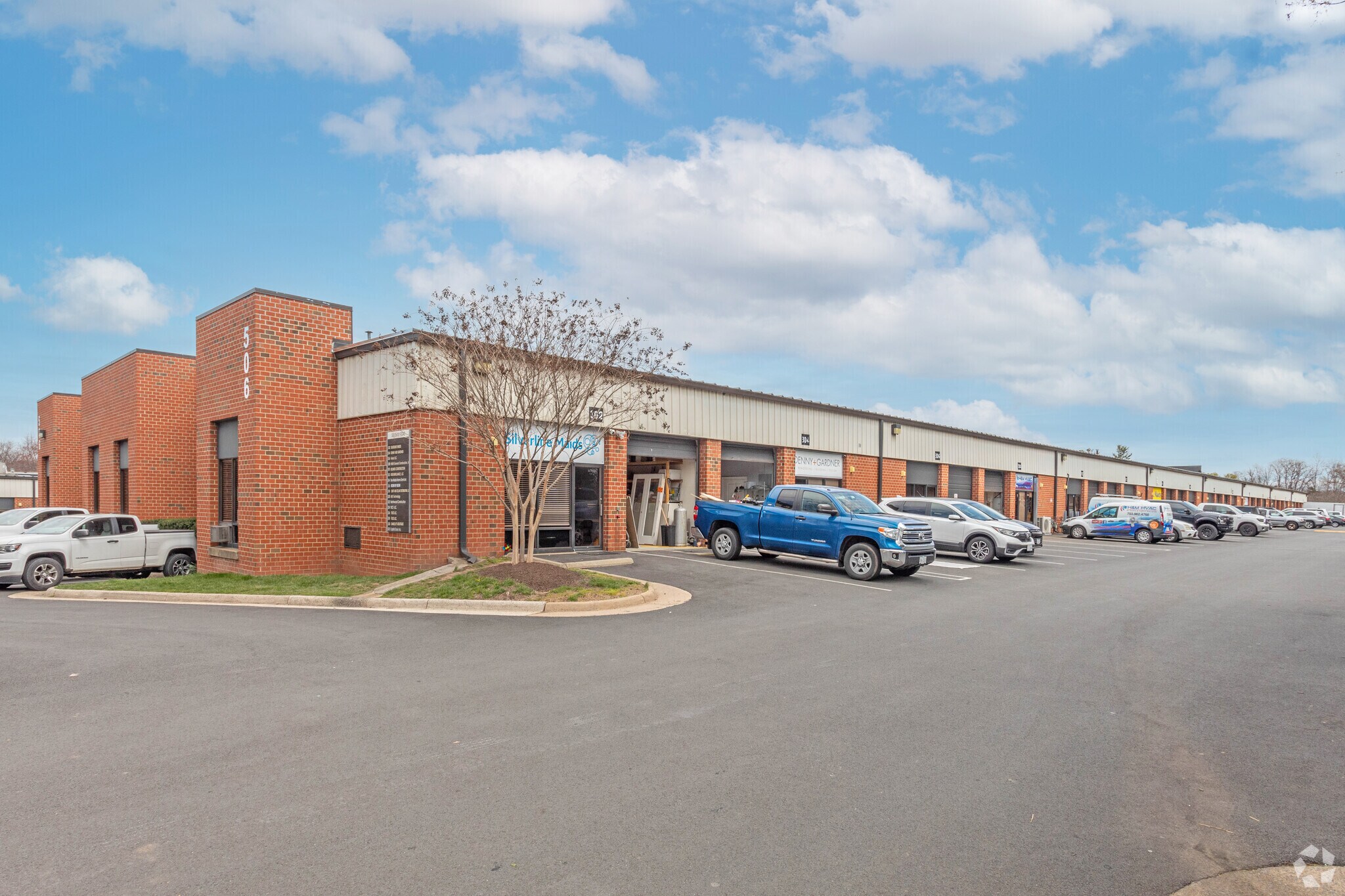 506 Shaw Rd, Dulles, VA à louer Photo du bâtiment- Image 1 de 4