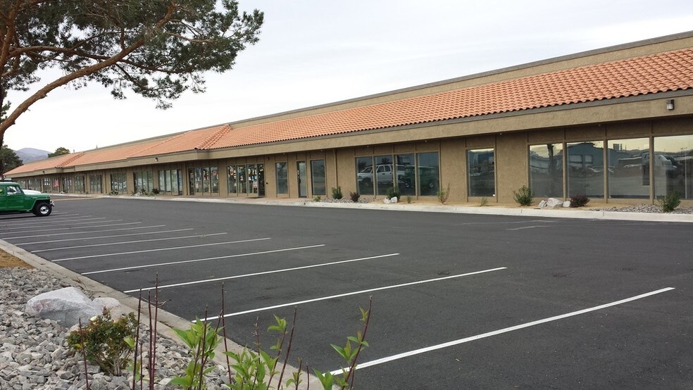 155 Glendale Ave, Sparks, NV à louer - Photo du bâtiment - Image 3 de 13