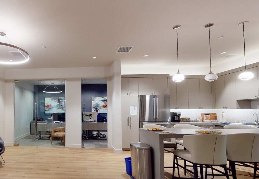 9821 N 95th St, Scottsdale, AZ à vendre - Photo du bâtiment - Image 2 de 3