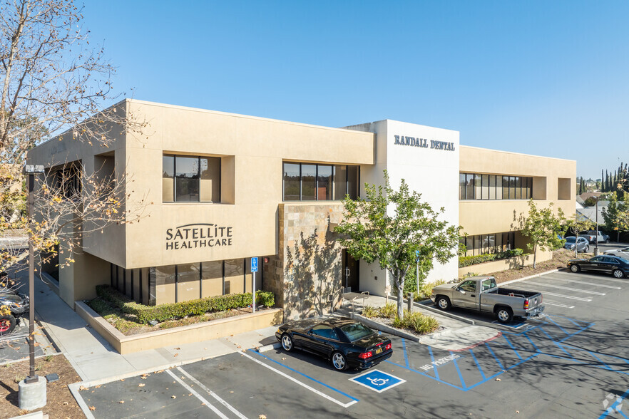 25251 Paseo de Alicia, Laguna Hills, CA for lease - Building Photo - Image 1 of 17