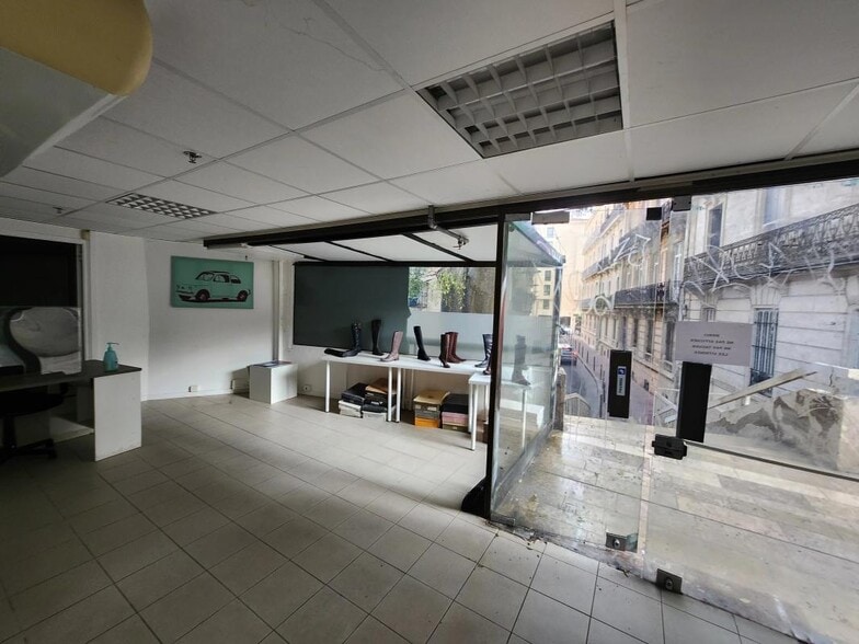 Retail in Montpellier for lease - Interior Photo - Image 2 of 15