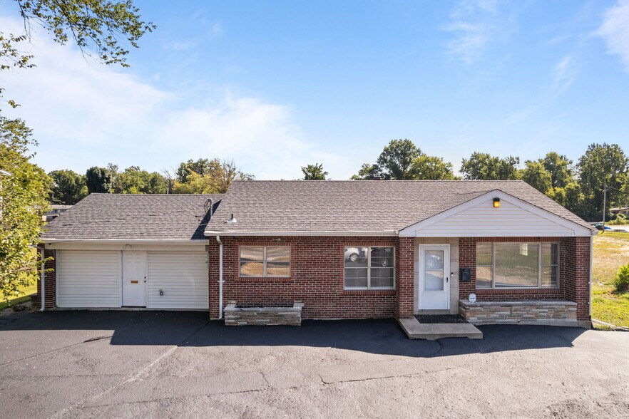 10236 Halls Ferry Rd, Saint Louis, MO à vendre - Photo du bâtiment - Image 2 de 14