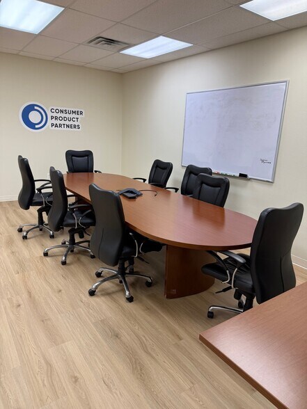 303 SW 18th St, Bentonville, AR à louer - Photo du bâtiment - Image 2 de 8