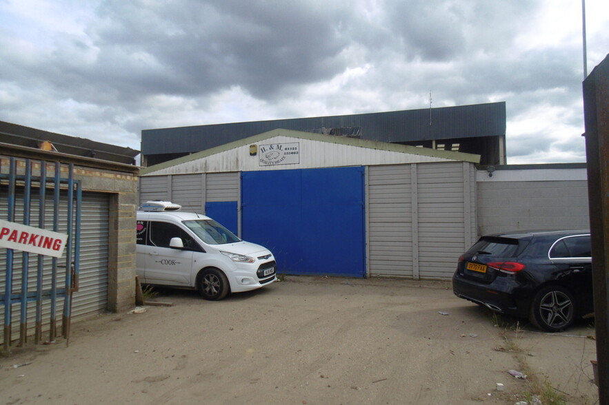 Darent Industrial Park, Erith for sale - Primary Photo - Image 1 of 2