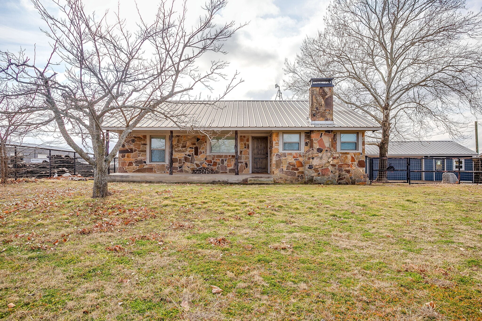 2165 Ranger Hwy, Weatherford, TX for lease Primary Photo- Image 1 of 14