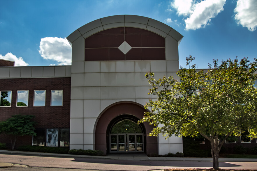 4280 Sergeant Rd, Sioux City, IA for sale - Building Photo - Image 1 of 1